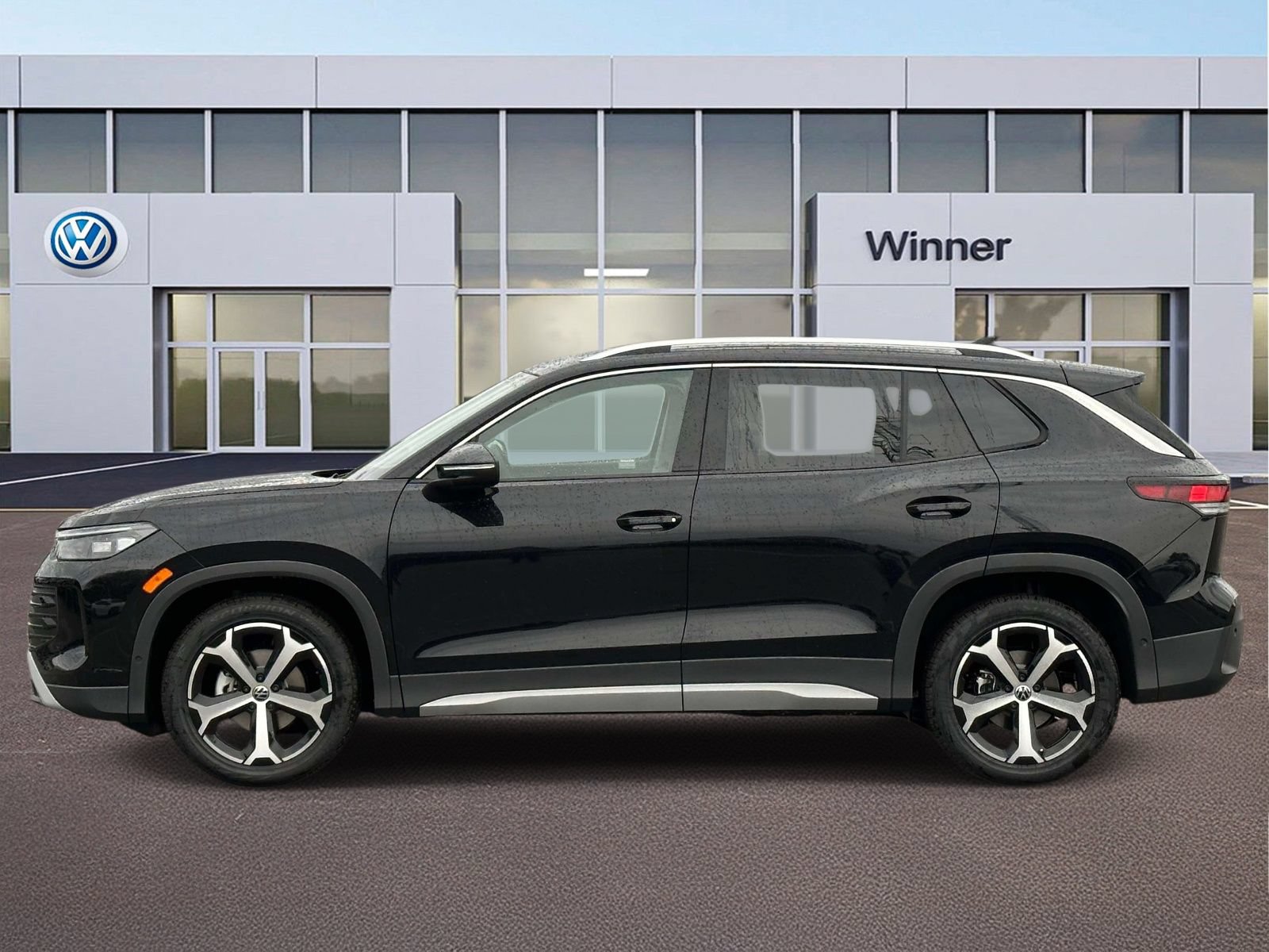 New 2026 Volkswagen Tiguan SE FWD image 2