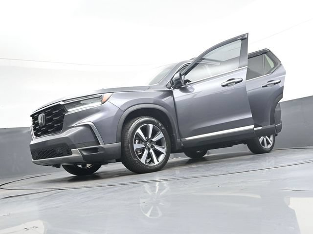 Used 2025 Honda Pilot Touring image 42