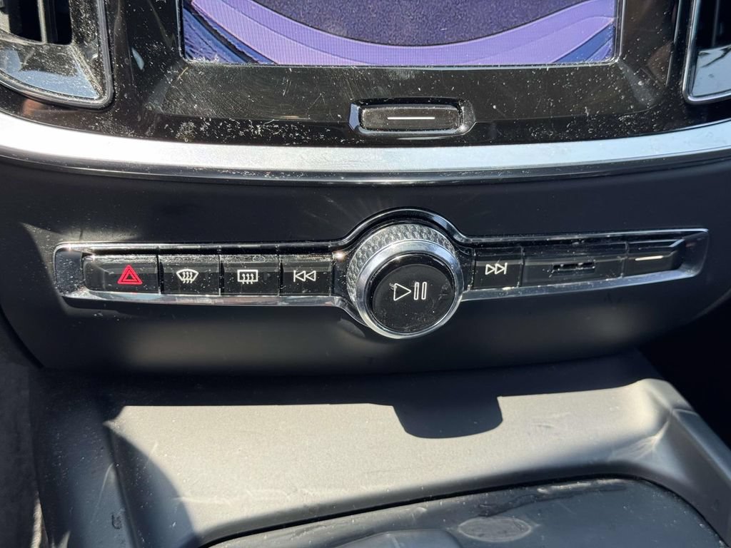 Certified 2023 Volvo S60 B5 Plus w/ Climate Package FWD image 27