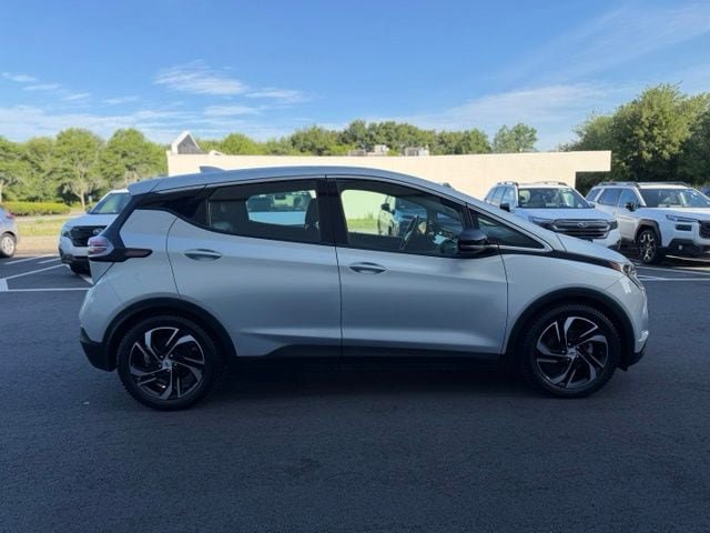 Used 2023 Chevrolet Bolt LT w/ Infotainment Package FWD image 5