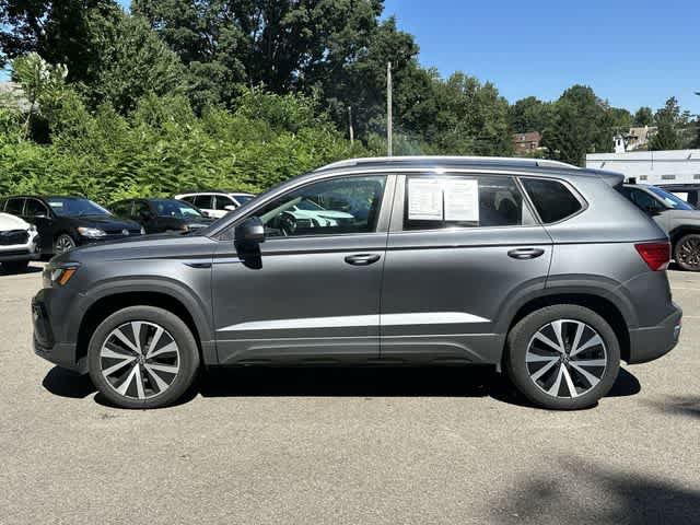 Used 2022 Volkswagen Taos SE AWD/4WD image 2