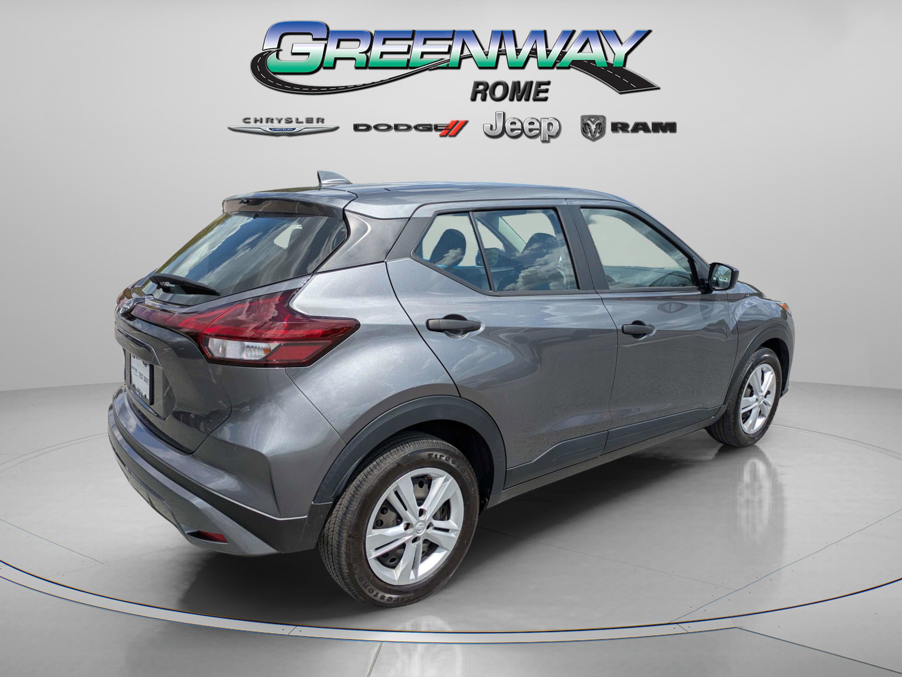 Used 2024 Nissan Kicks S image 7