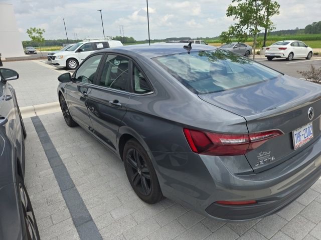 Used 2024 Volkswagen Jetta SE FWD image 8