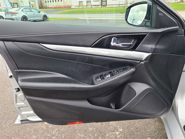 Used 2023 Nissan Maxima SV w/ Floor Mat Group image 17