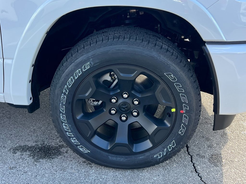 New 2026 RAM 1500 4x4 Crew Cab image 10