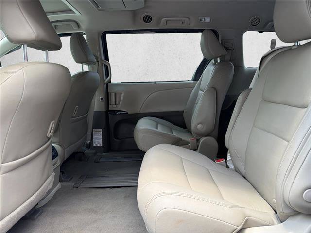 Used 2020 Toyota Sienna XLE Premium w/ Protection Package FWD image 24