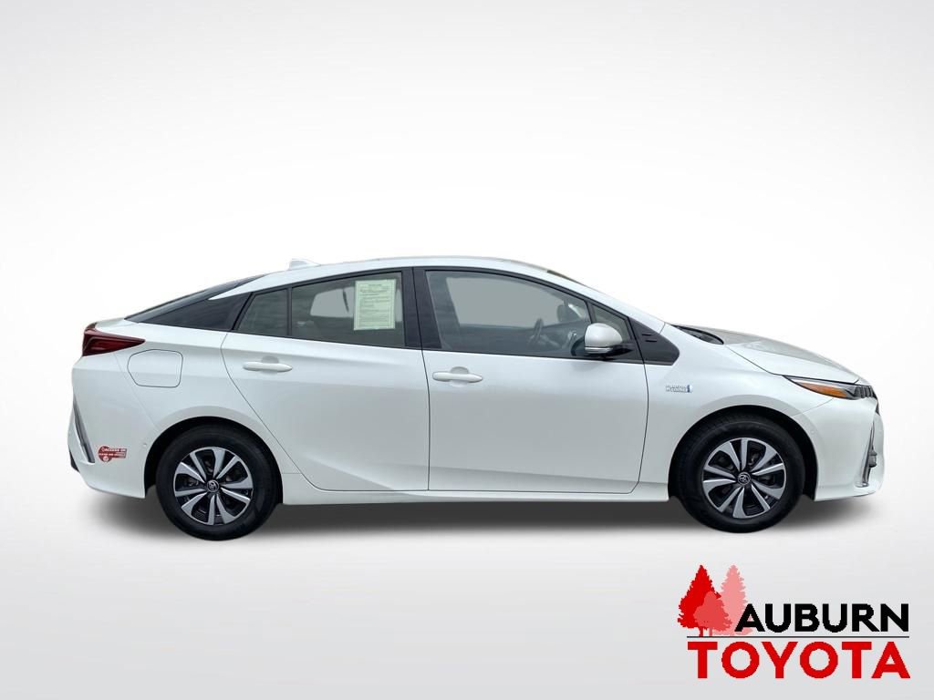 Used 2017 Toyota Prius Prime Advanced w/ Carpet Mat Package FWD image 8