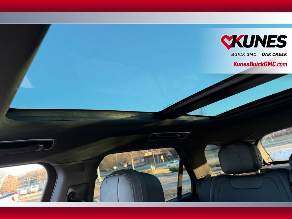 Used 2025 Land Rover Range Rover Sport SE image 14