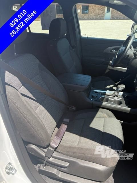 Used 2023 Chevrolet Traverse LT FWD image 30
