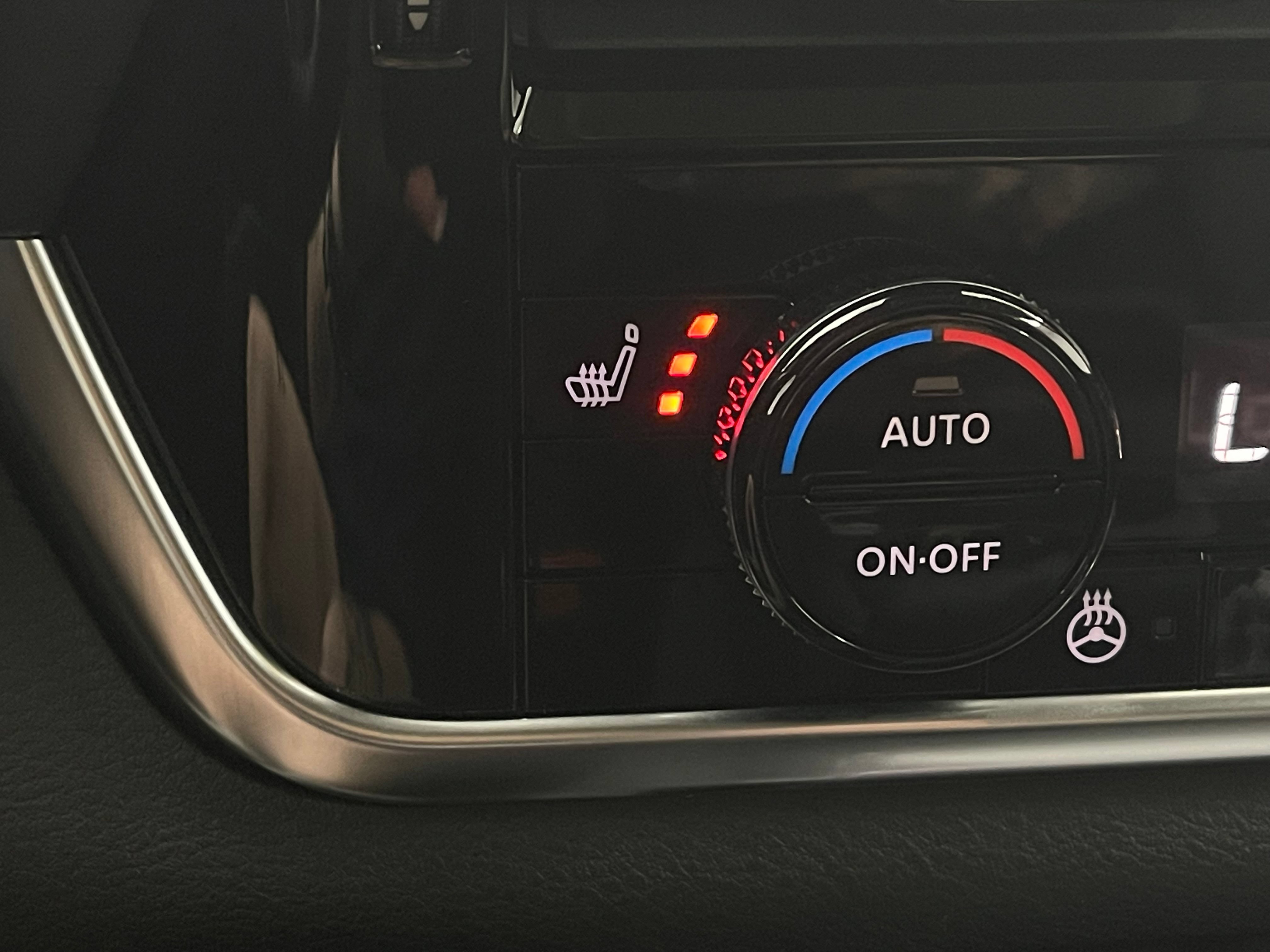 Used 2024 Nissan Rogue SL w/ SL Premium Package FWD image 5