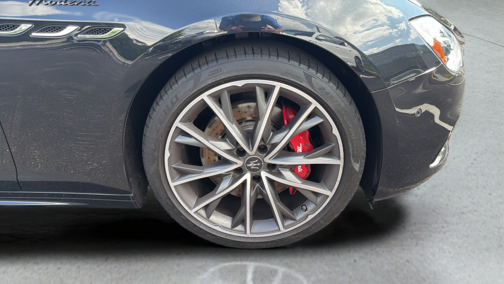 Used 2023 Maserati Ghibli Modena Q4 AWD/4WD image 13