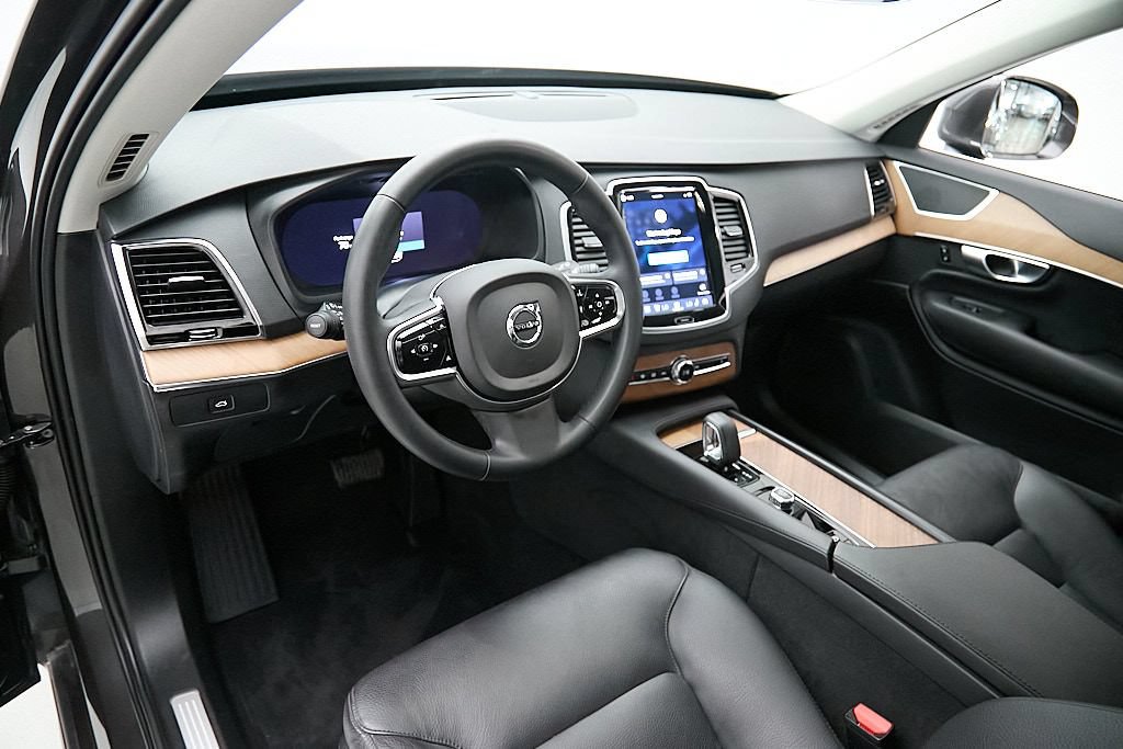 Certified 2024 Volvo XC90 B6 Plus w/ Protection Package Premier AWD/4WD image 12