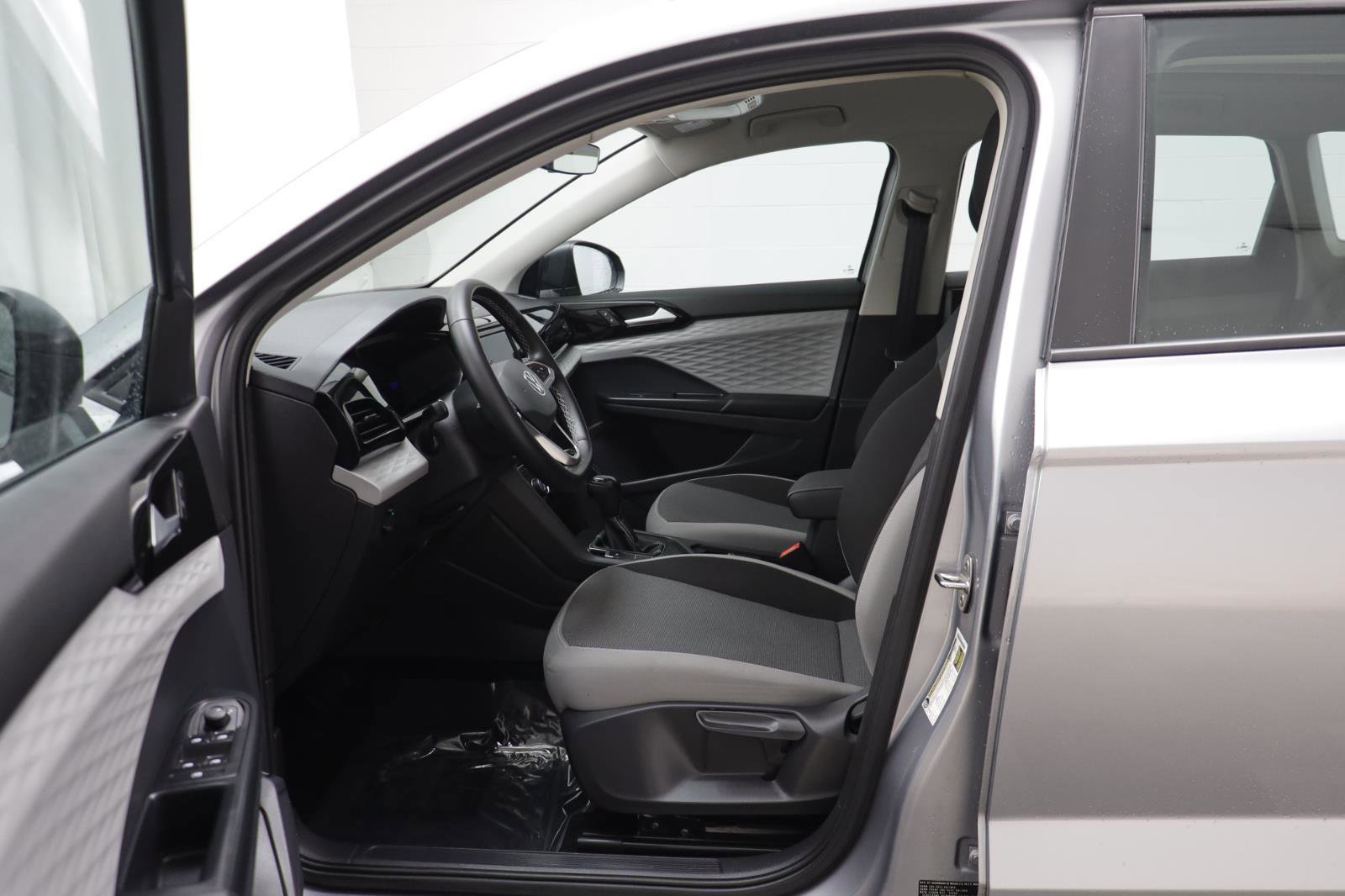 Certified 2023 Volkswagen Taos S image 5