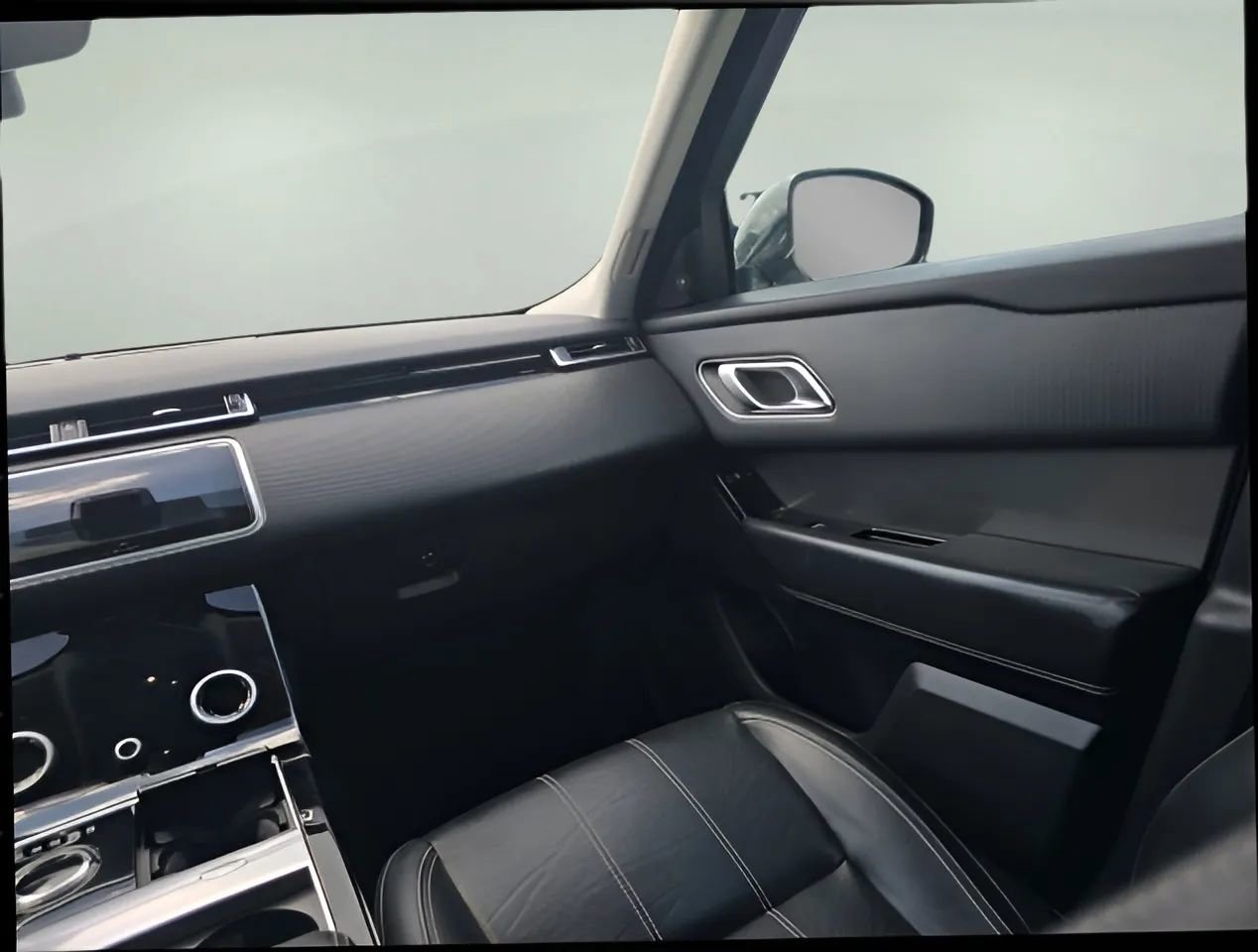 Used 2020 Land Rover Range Rover Velar S AWD/4WD image 16
