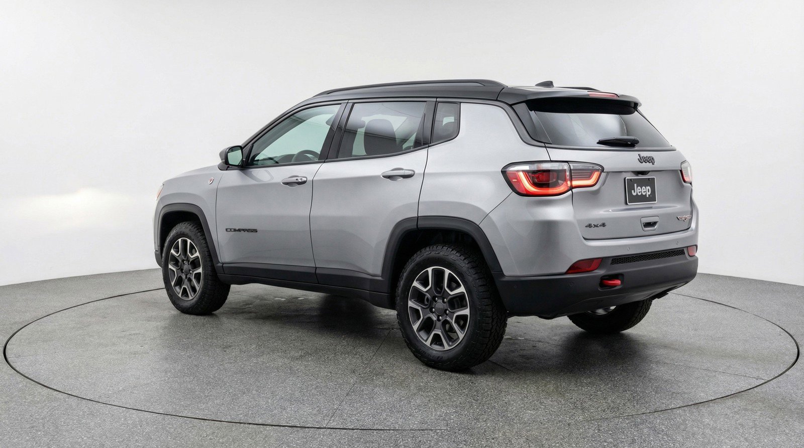 Used 2025 Jeep Compass Trailhawk image 6