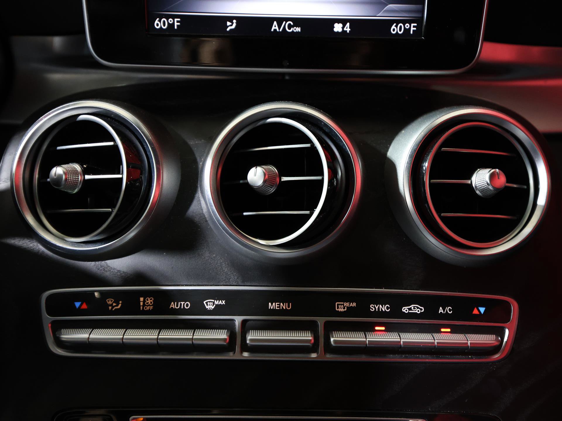 Used 2018 Mercedes-Benz GLC 300 4MATIC image 20