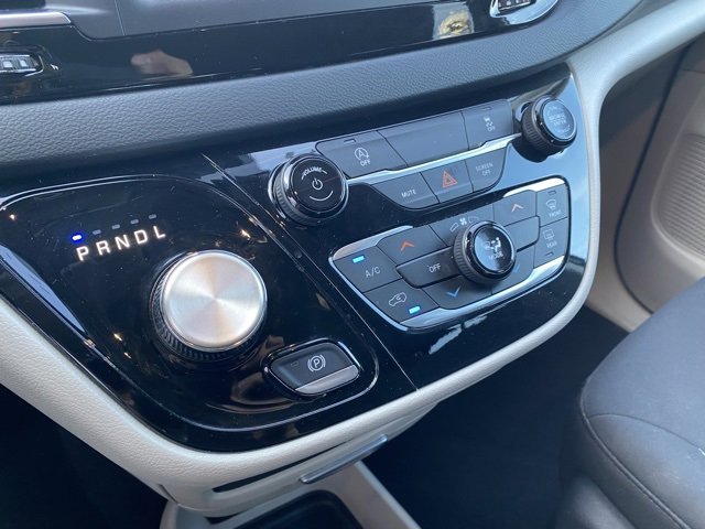 Used 2023 Chrysler Voyager LX image 20