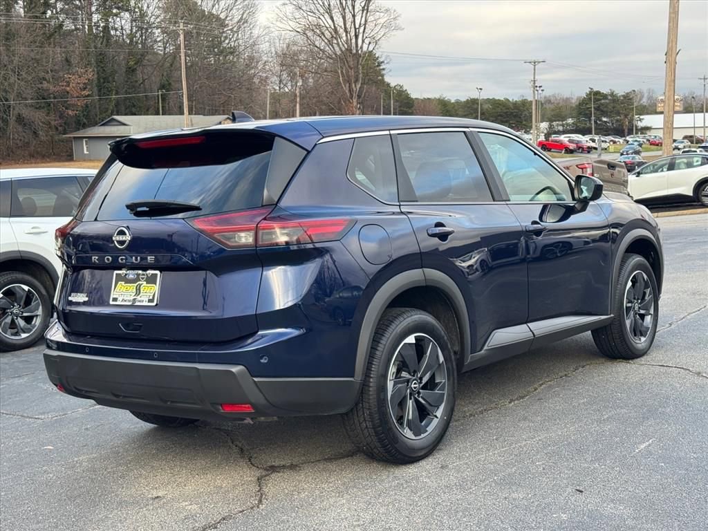 Certified 2025 Nissan Rogue SV image 3