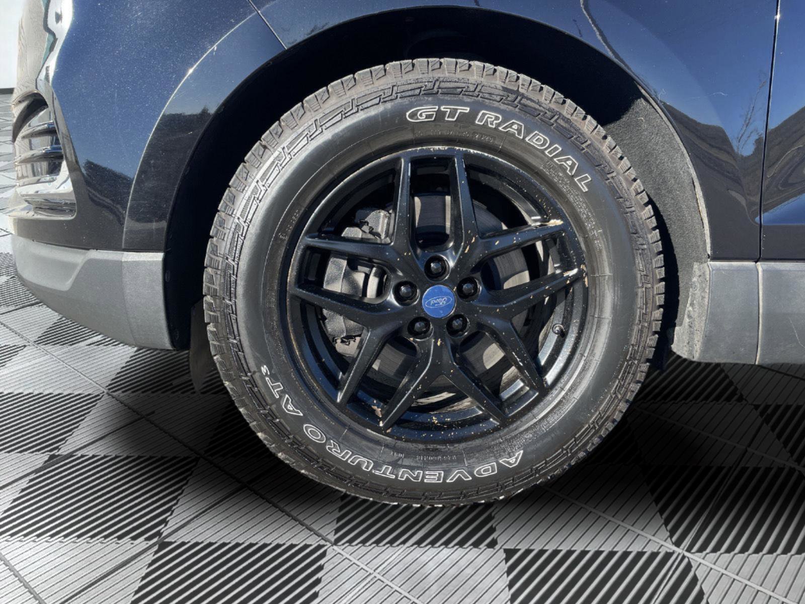 Used 2022 Ford Edge SEL image 16