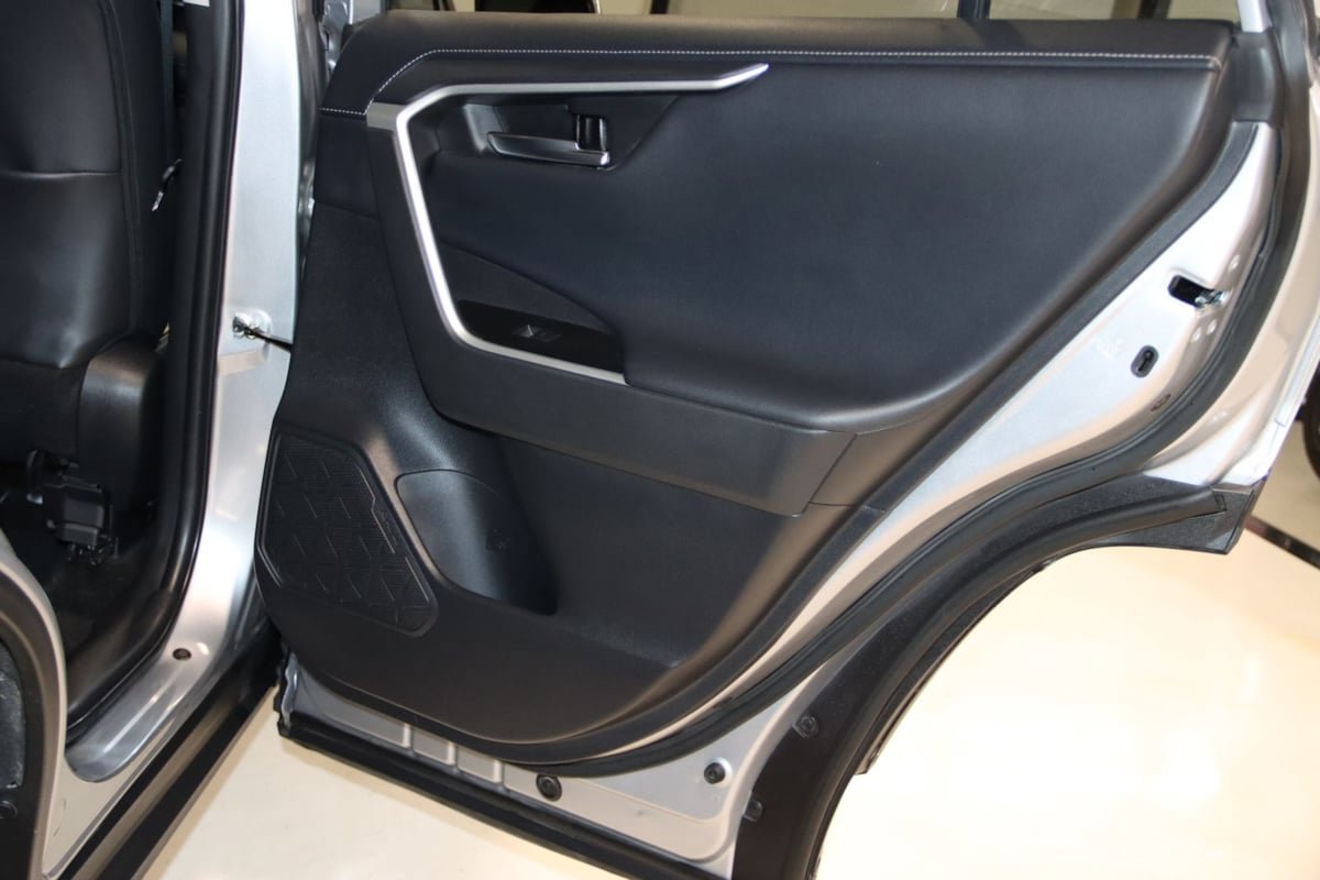 Used 2022 Toyota RAV4 Limited AWD/4WD image 58