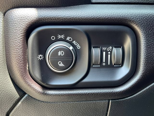 Used 2023 RAM 3500 Laramie AWD/4WD image 27