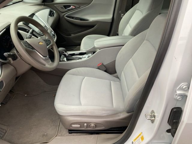 Used 2023 Chevrolet Malibu LT image 40