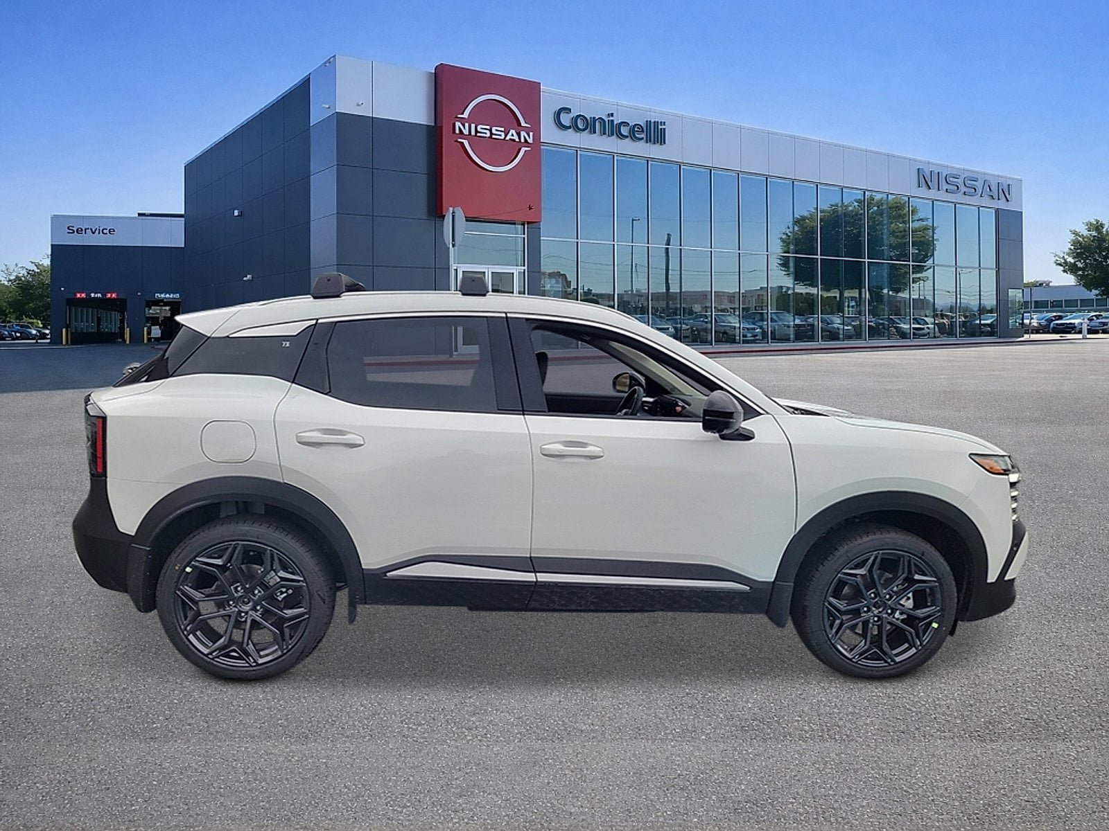 New 2026 Nissan Kicks SR AWD/4WD image 6