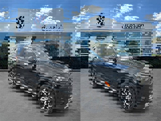 New 2025 Volkswagen Tiguan SE