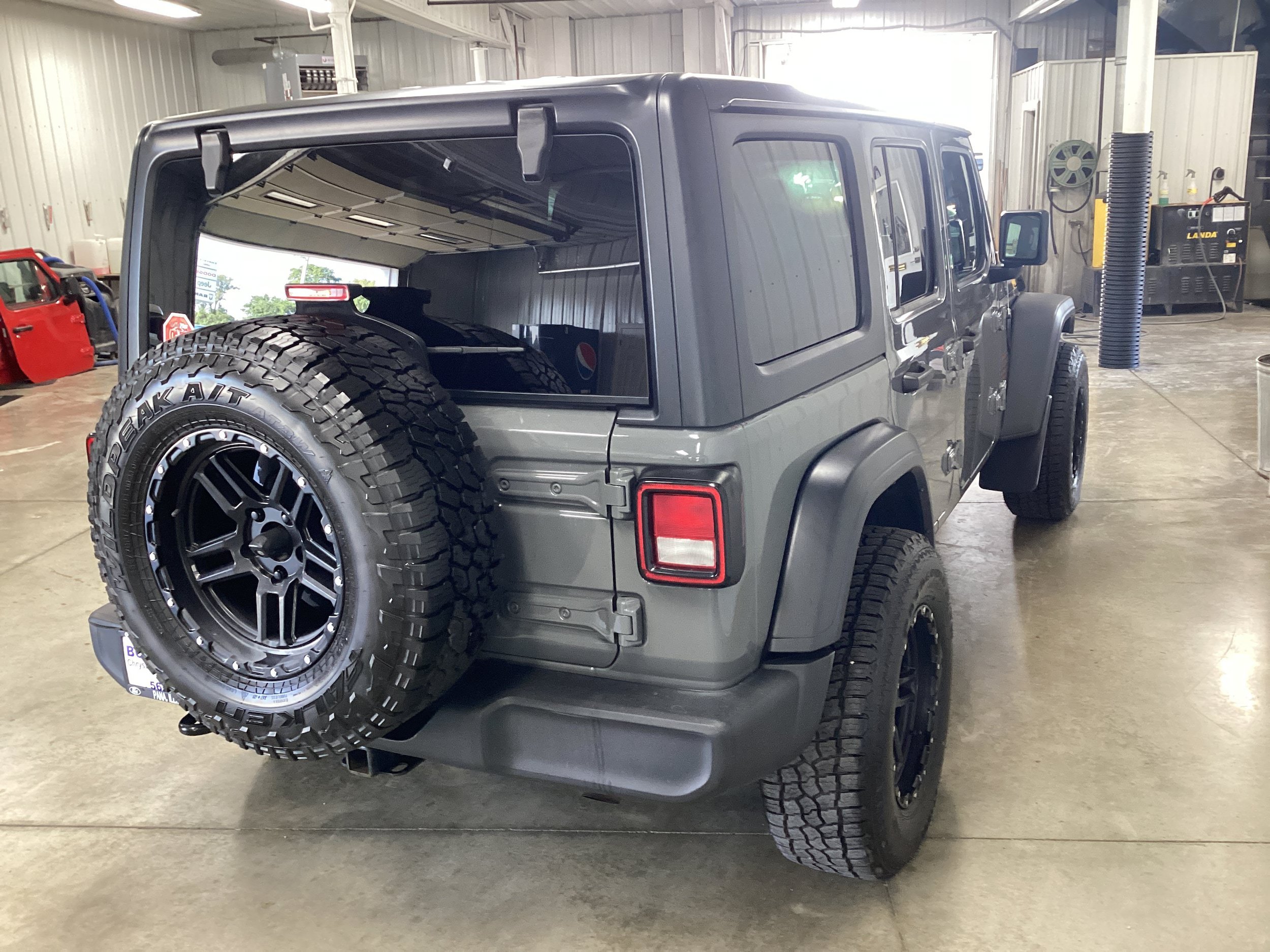 Used 2018 Jeep Wrangler Unlimited Sport AWD/4WD image 6