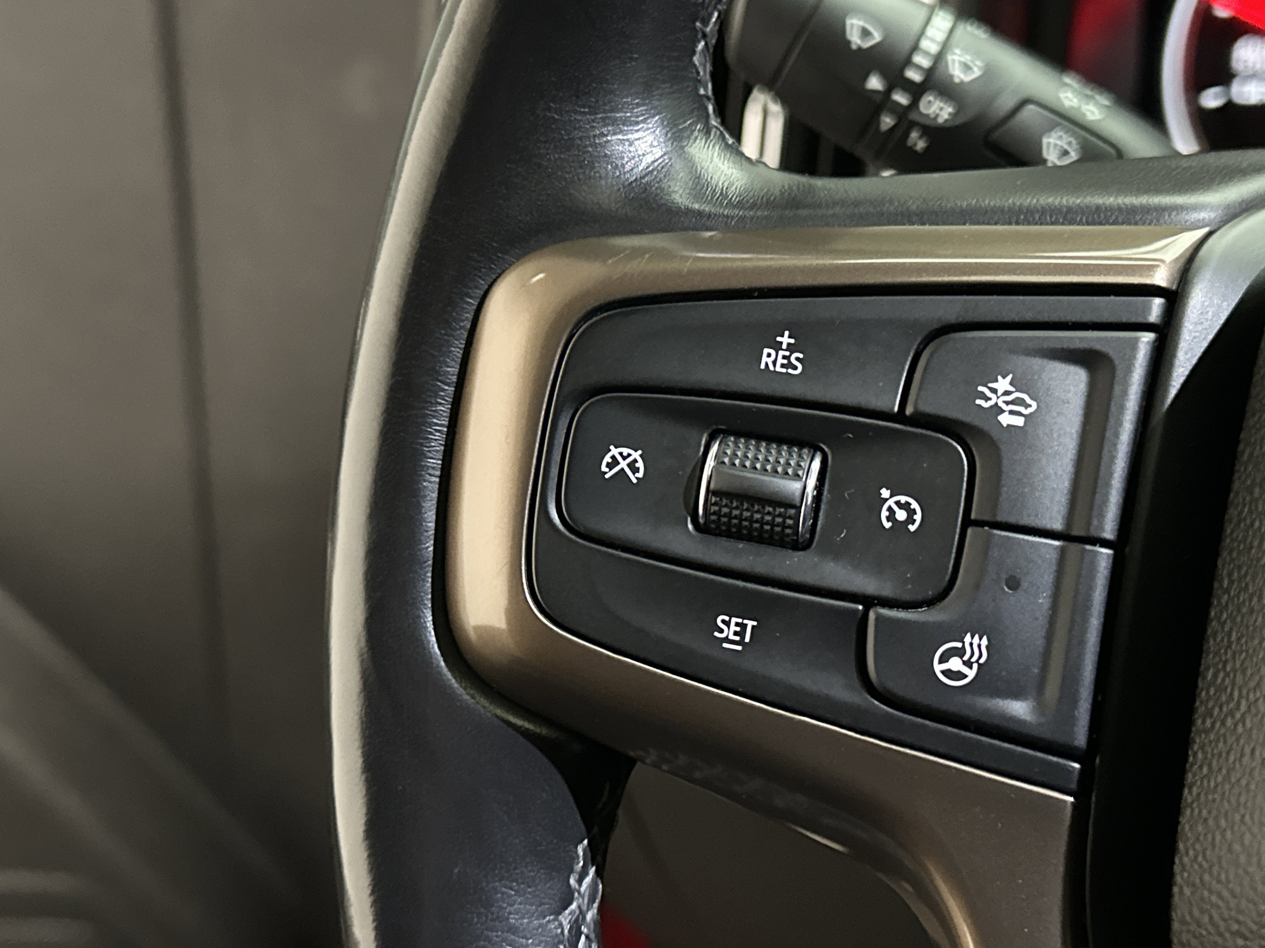 Used 2019 Chevrolet Silverado 1500 High Country image 32