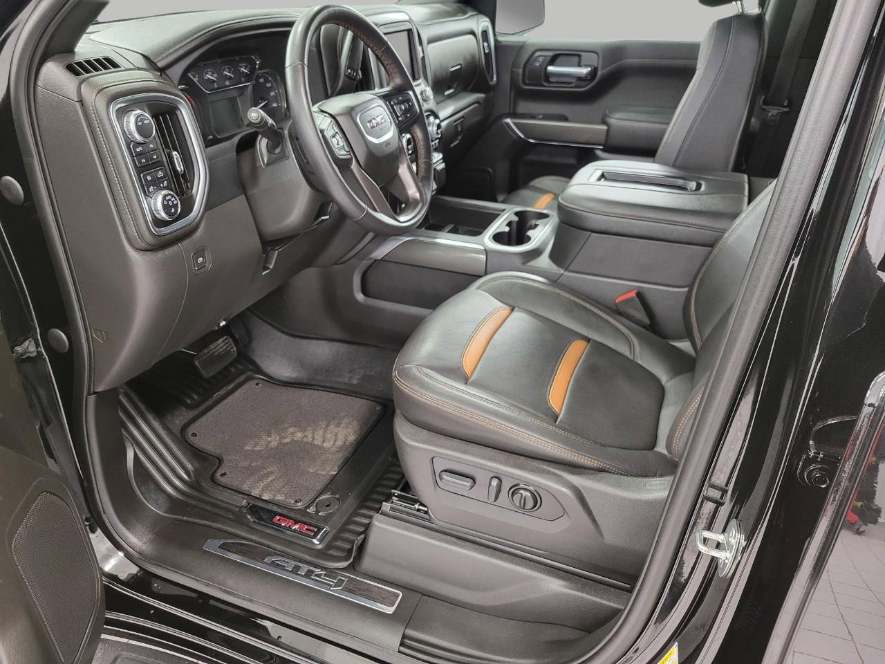 Used 2022 GMC Sierra 1500 AT4 w/ Driver Alert Package II image 10