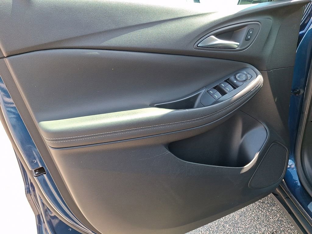 Used 2023 Buick Encore GX Preferred w/ Cold Weather Comfort Package FWD image 14