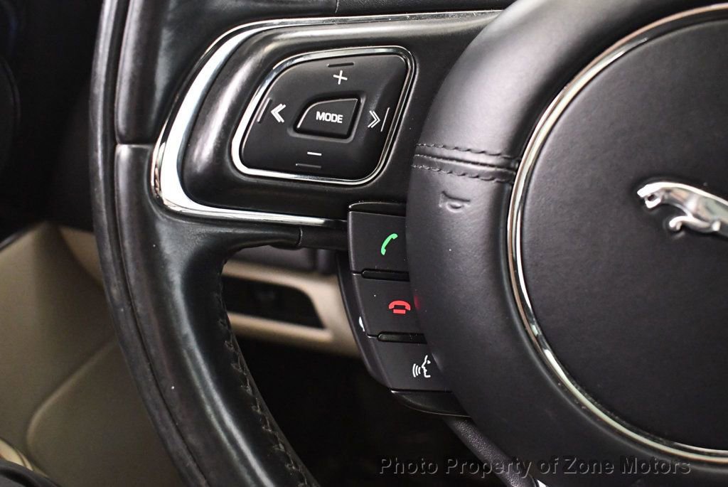 Used 2015 Jaguar XJ image 35