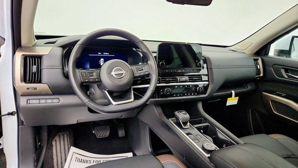 Used 2025 Nissan Pathfinder Platinum w/ Cargo Package AWD/4WD image 13