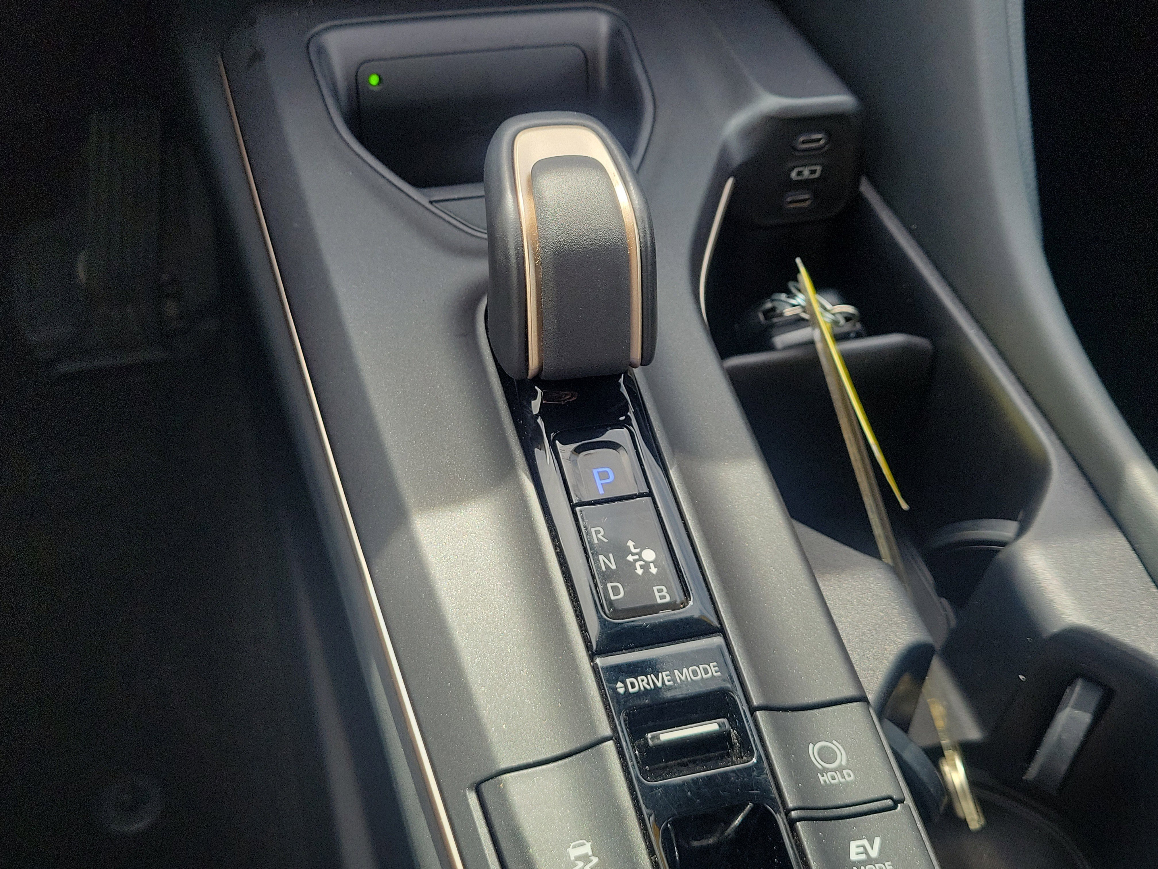 Used 2023 Toyota Crown Limited image 35