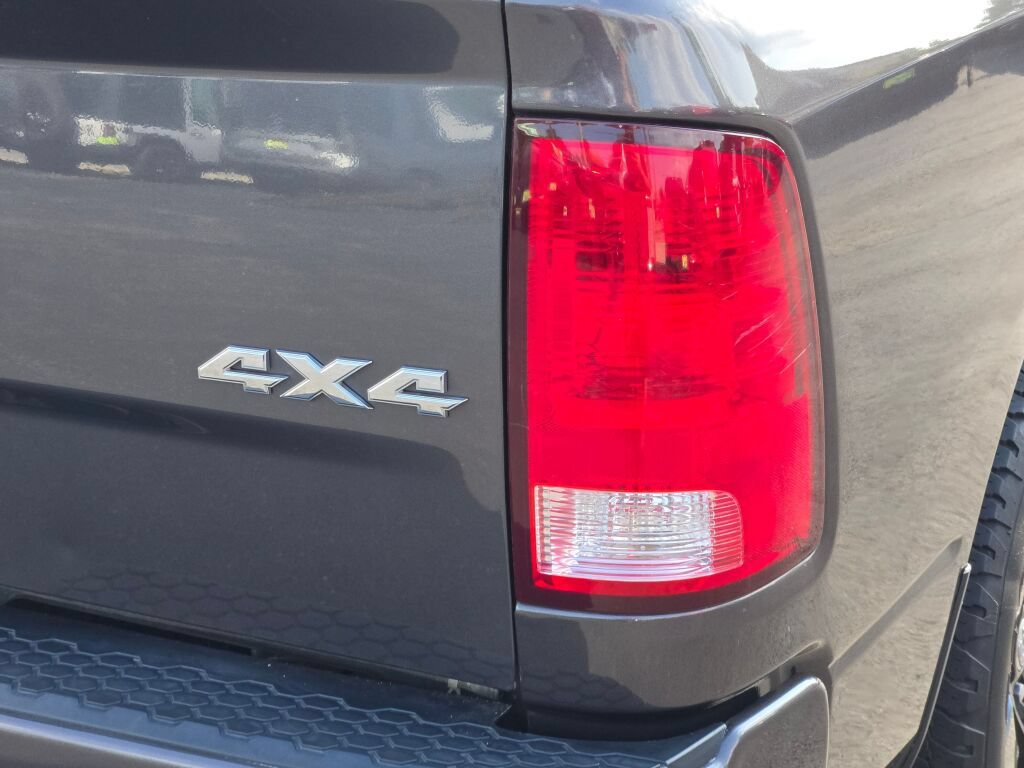 Certified 2018 RAM 1500 Express AWD/4WD image 13