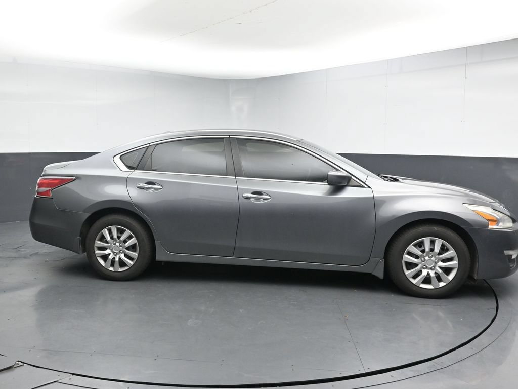 Used 2015 Nissan Altima 2.5 S w/ Power Driver Seat Package FWD image 9