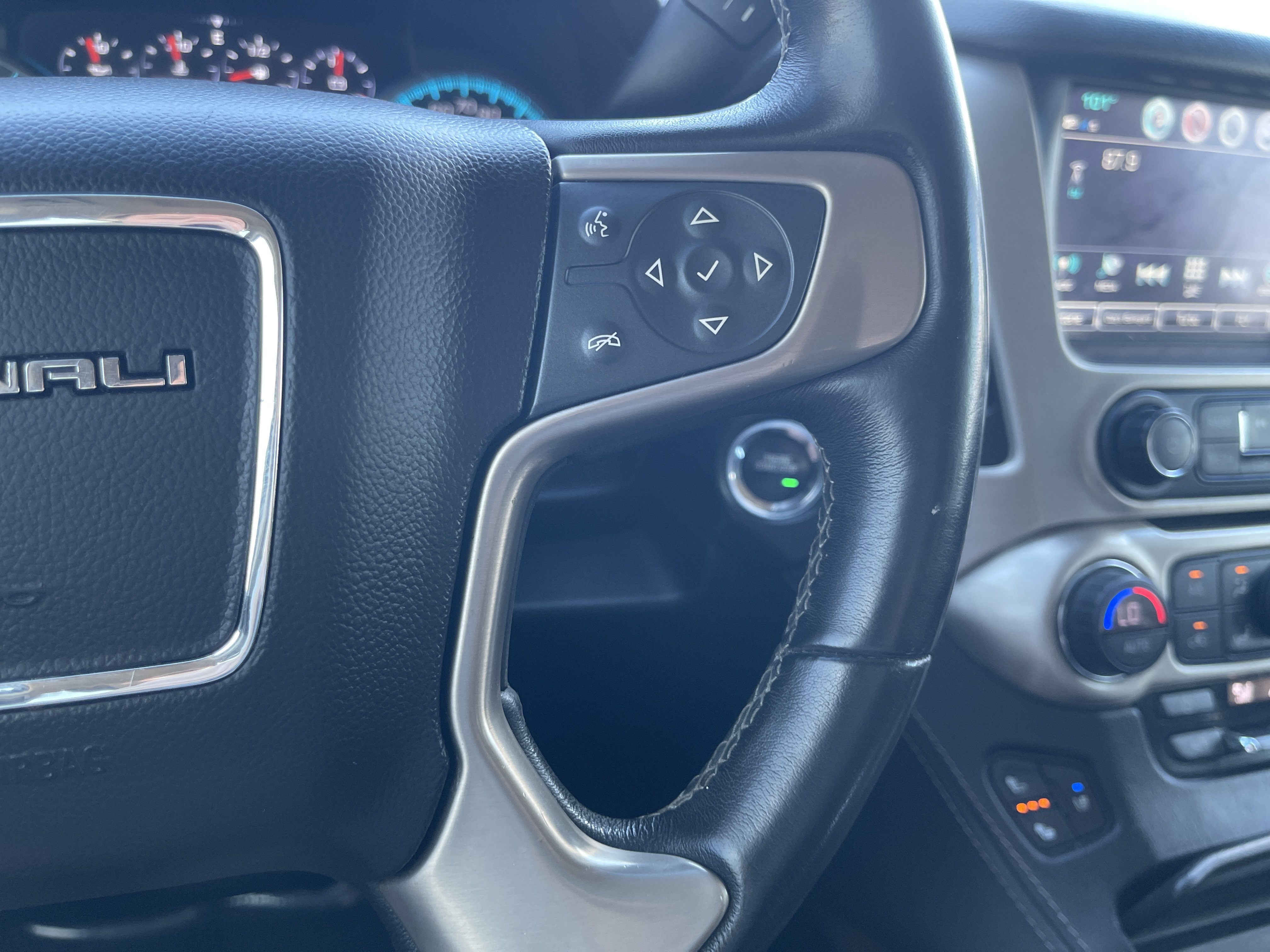 Used 2019 GMC Yukon XL Denali RWD image 20