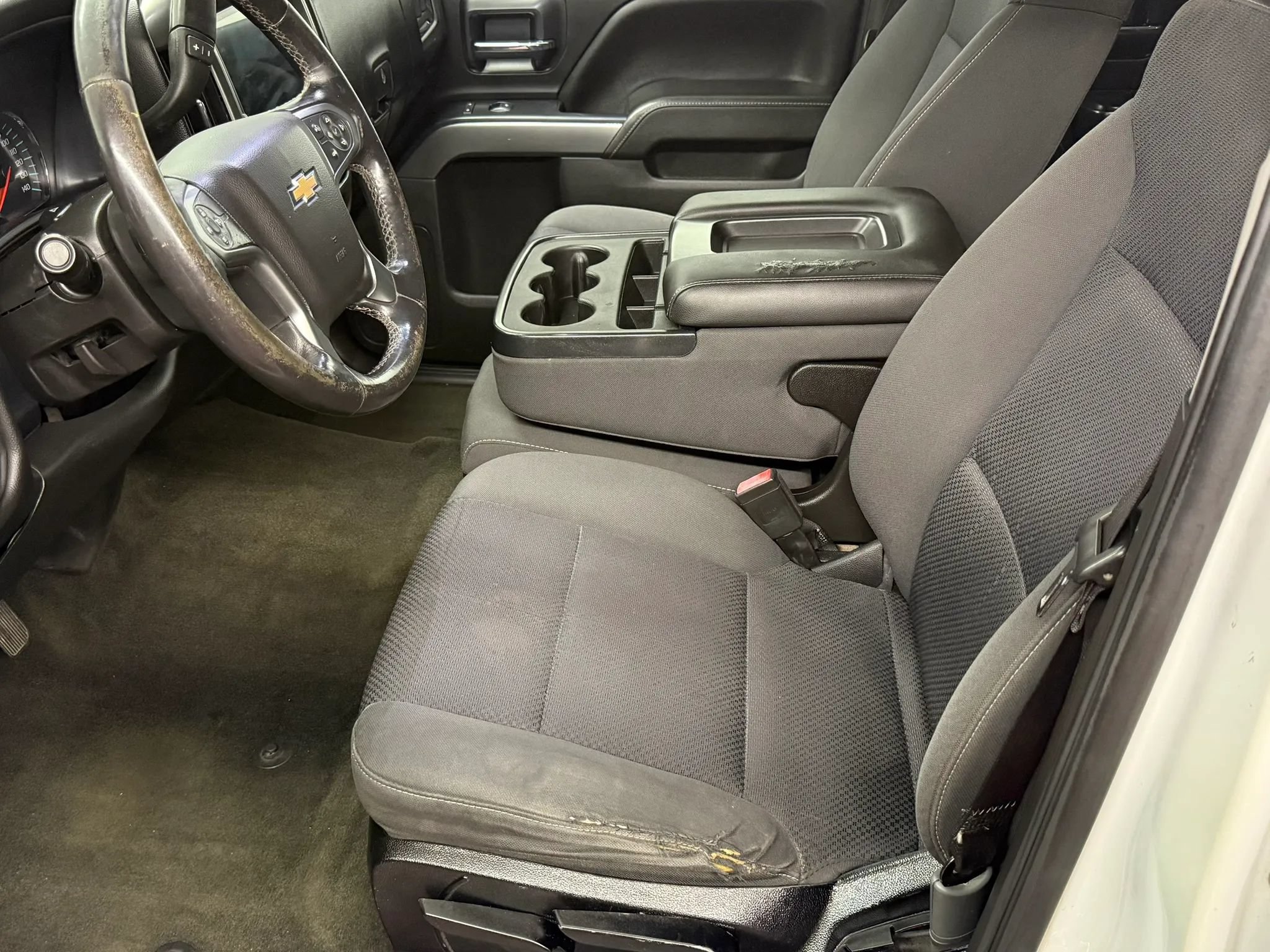Used 2018 Chevrolet Silverado 1500 LT AWD/4WD image 18