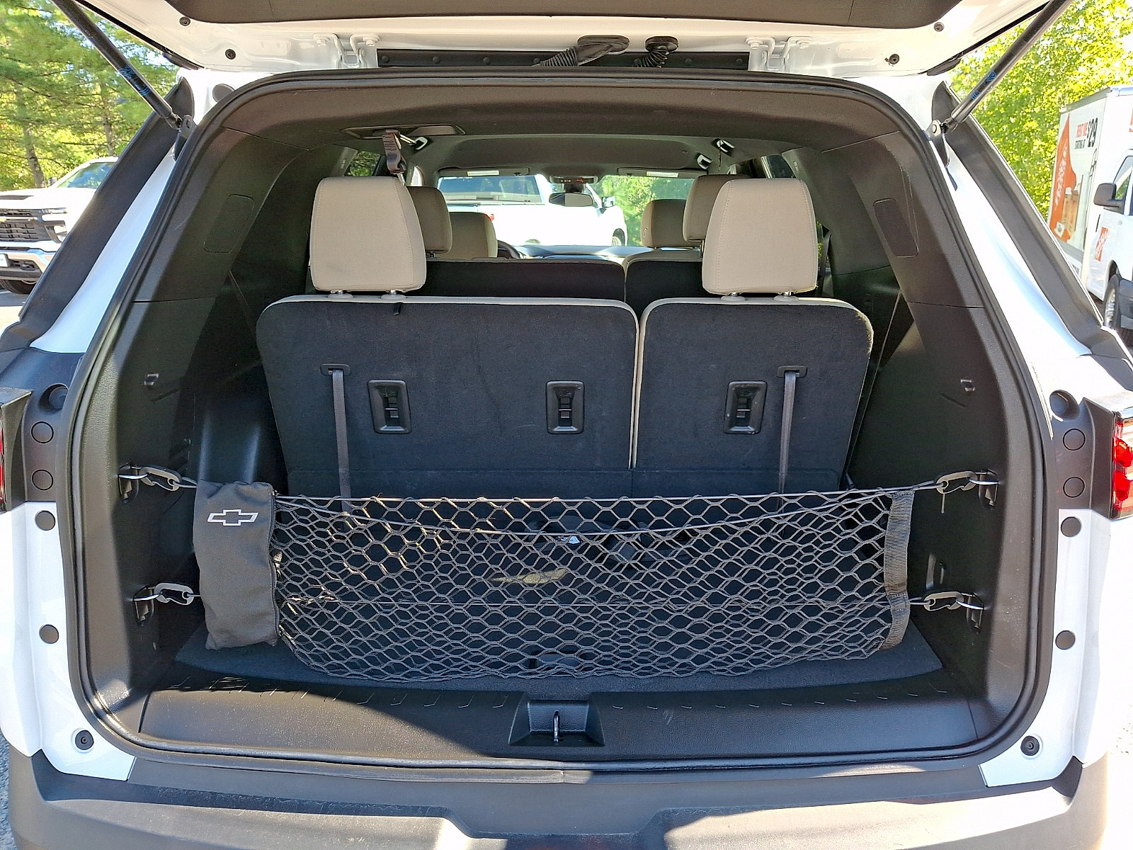 Used 2023 Chevrolet Traverse LS w/ Safety Package FWD image 28
