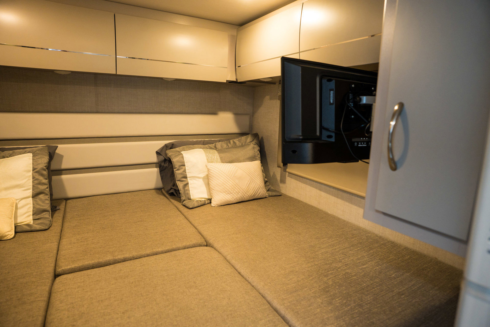 Used 2023 Mercedes-Benz Sprinter 4500 image 22