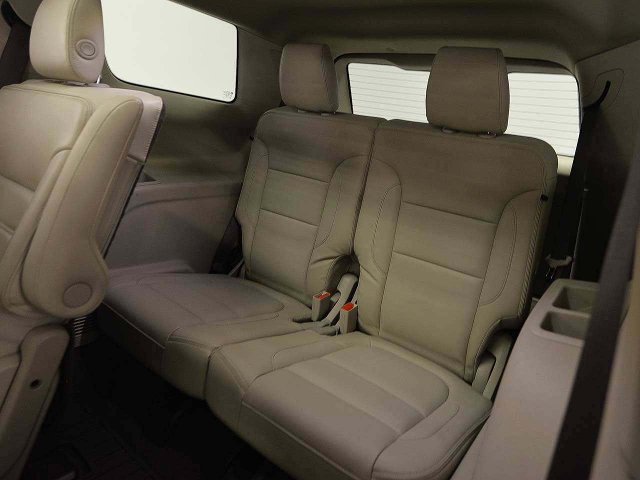 Used 2018 GMC Acadia Denali w/ Technology Package FWD image 13