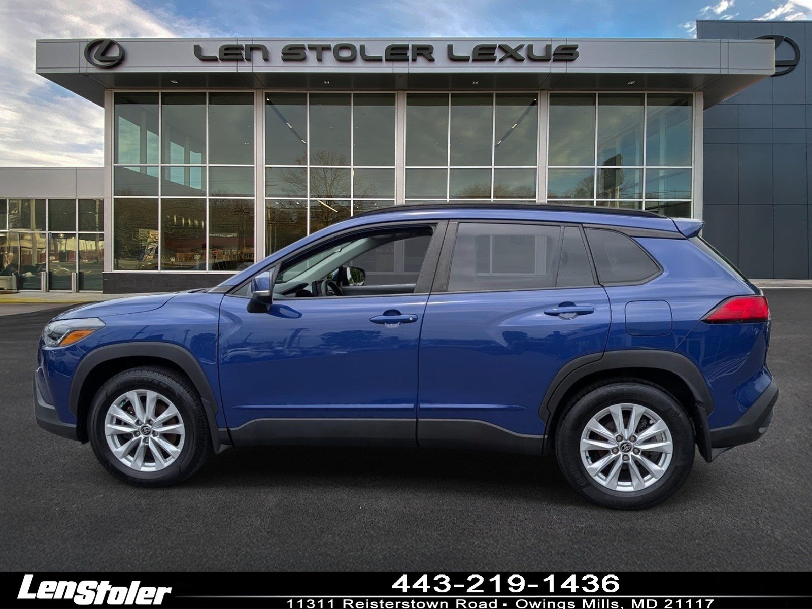 Used 2023 Toyota Corolla Cross LE w/ Moonroof Package AWD/4WD image 6