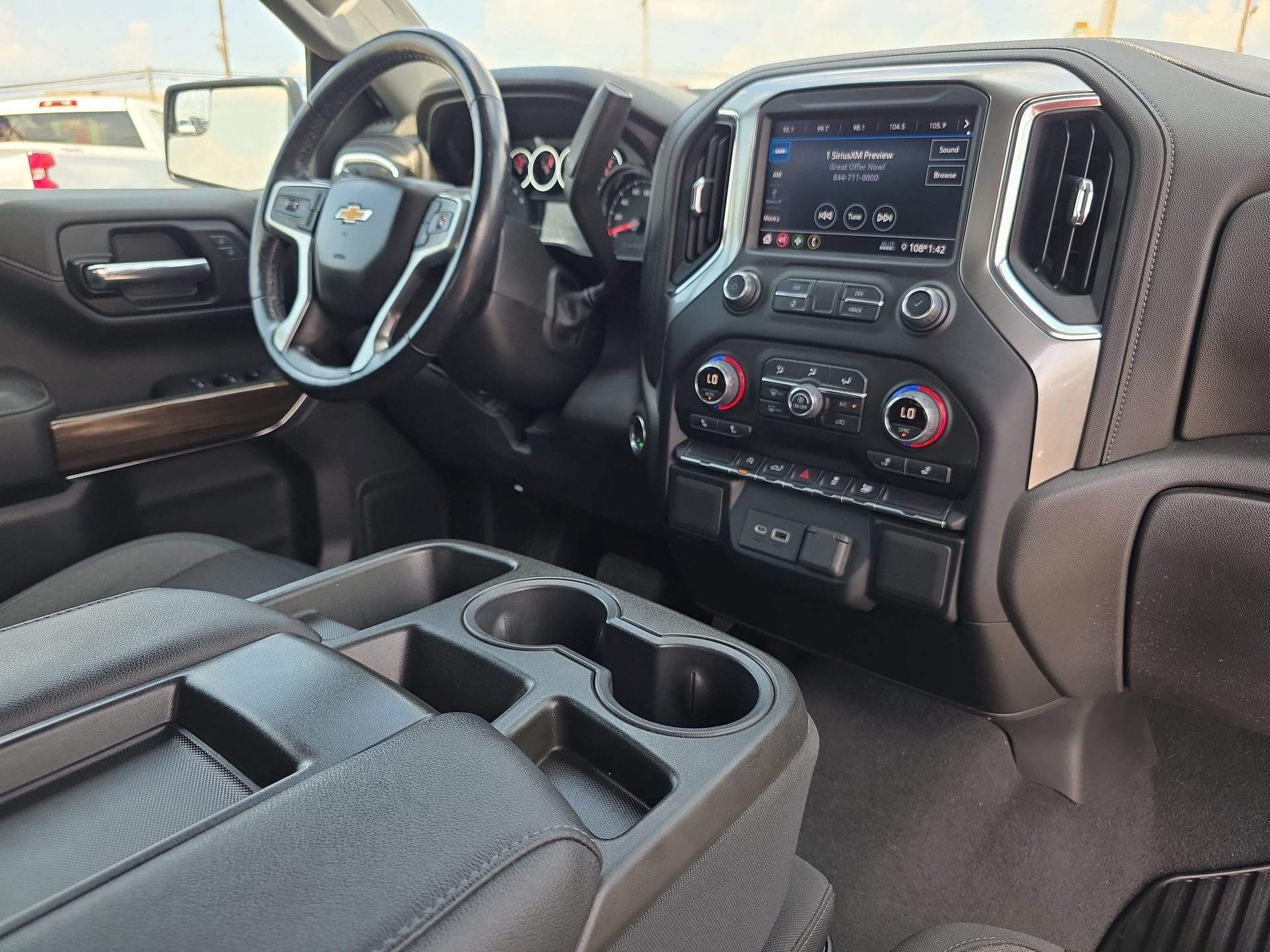 Used 2021 Chevrolet Silverado 1500 LT RWD image 16