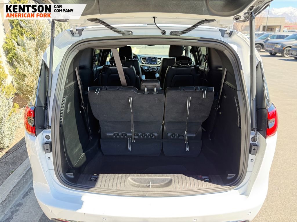 Used 2026 Chrysler Pacifica Limited image 44