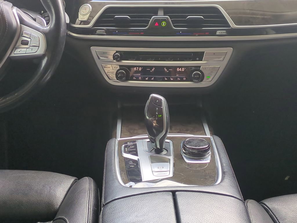 Used 2018 BMW 740i image 19