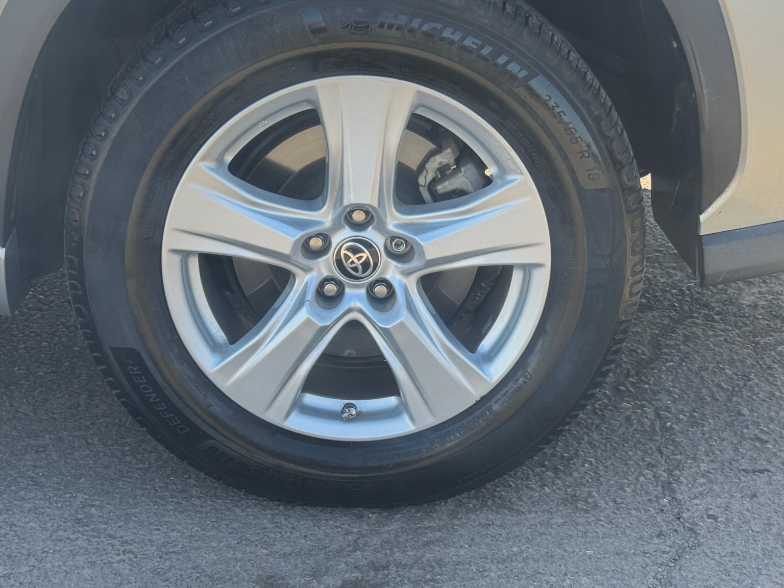 Used 2022 Toyota Highlander LE FWD image 9