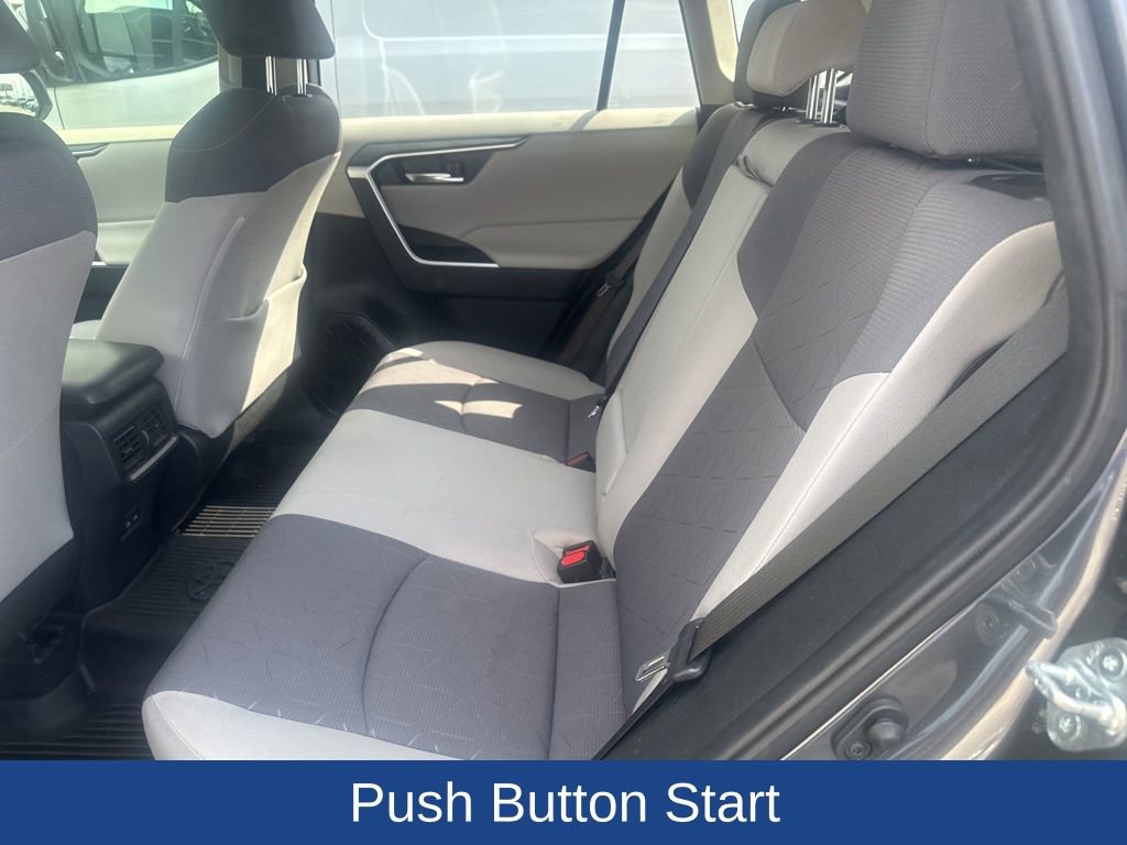 Used 2022 Toyota RAV4 XLE AWD/4WD image 7