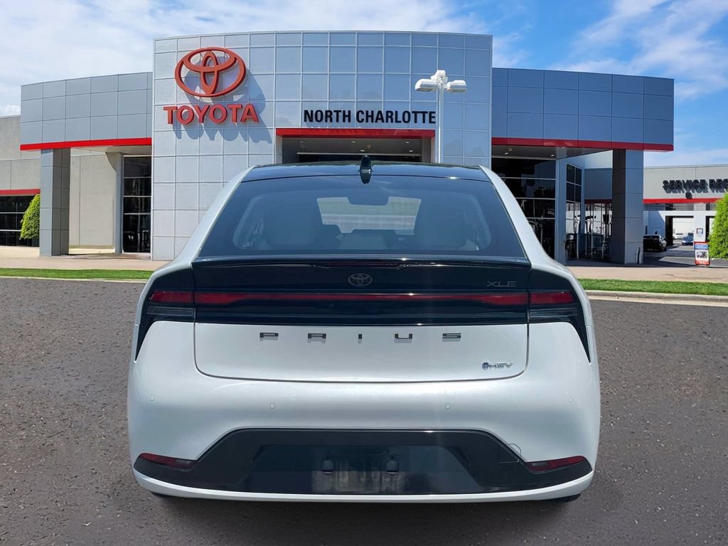 Used 2023 Toyota Prius FWD image 7