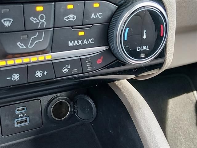 Used 2022 Ford Escape Titanium FWD image 23